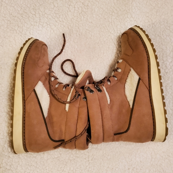 Old Navy Suade tan size 10 boots. - Picture 6 of 7
